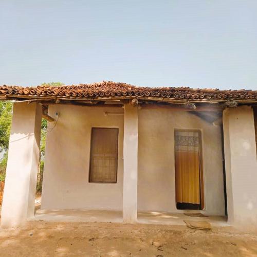 Mahua Homestay, Damna
